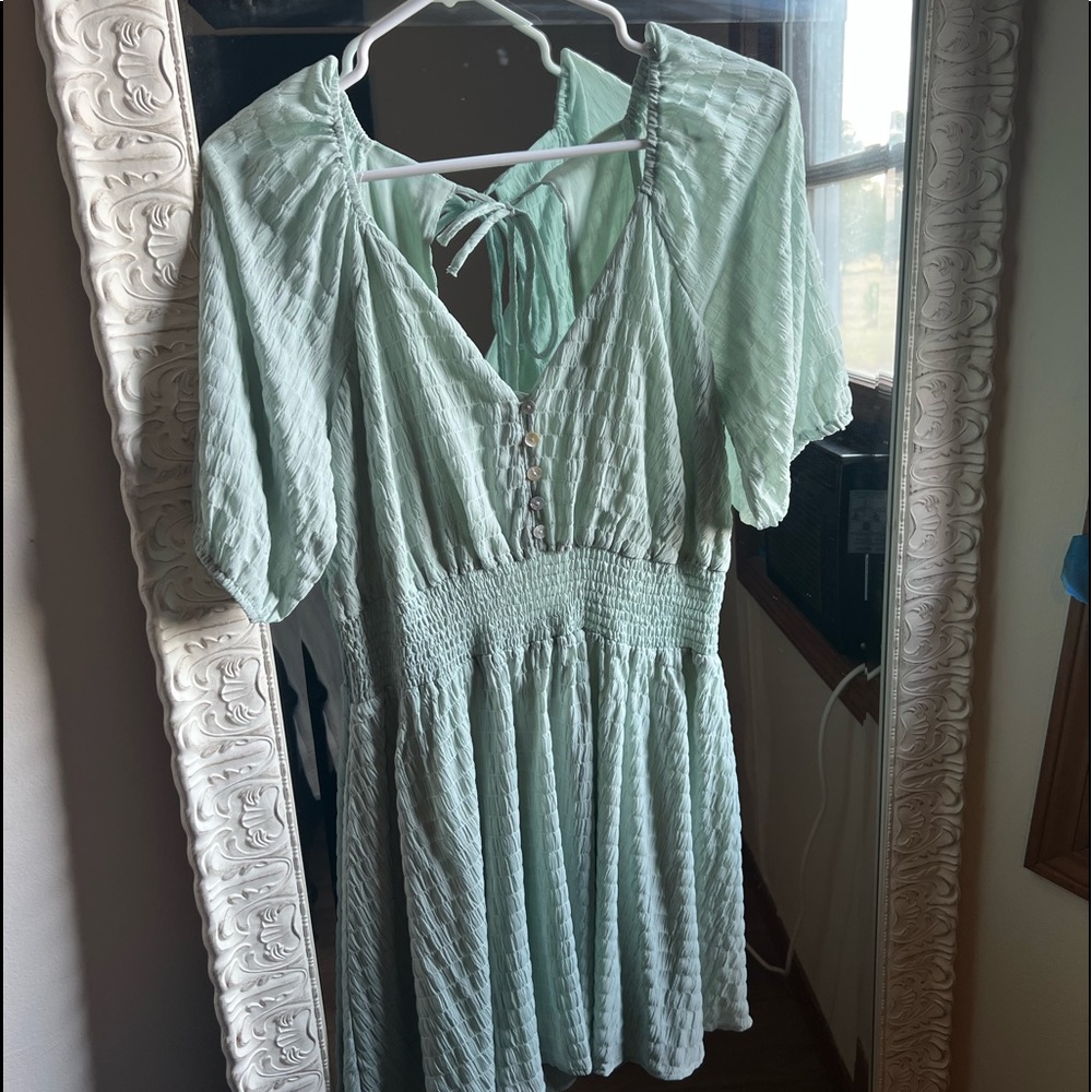 Green Puff Shoulder tie back dress